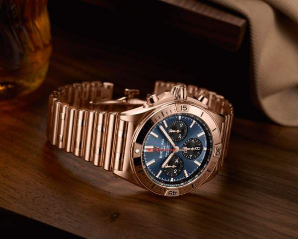 Read more about the article Breitling – благотворительный Chronomat из красного золота